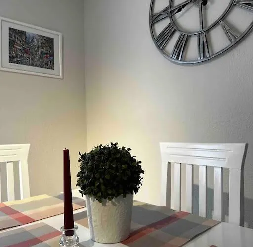 Location 3-floor With 6 Bedrooms וילה *