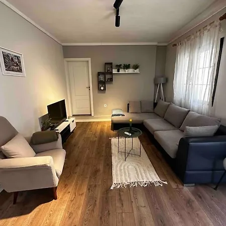 Location 3-floor With 6 Bedrooms Villa