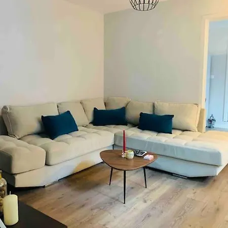 Villa Location 3-floor With 6 Bedrooms