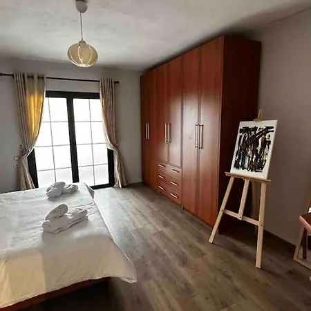 Location 3-floor With 6 Bedrooms *