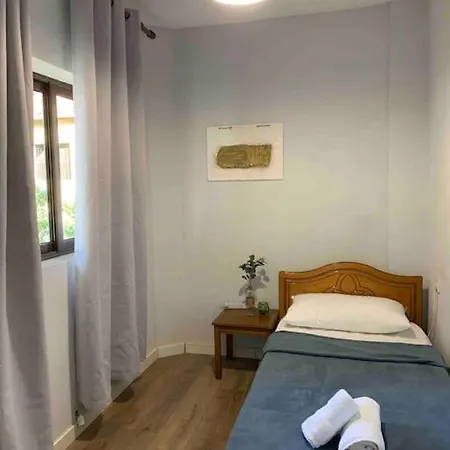 Location 3-floor With 6 Bedrooms