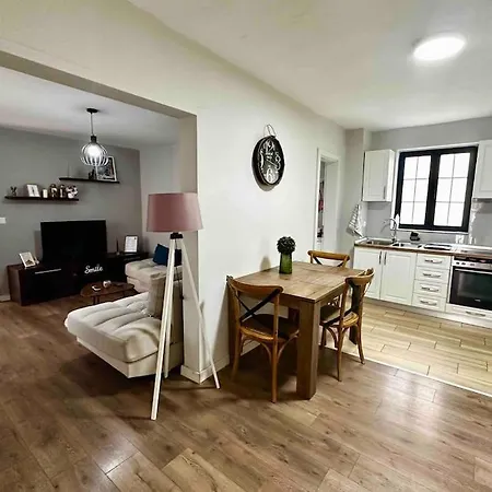 Location 3-floor With 6 Bedrooms Tirana