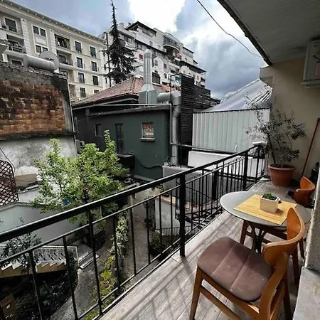 Location 3-floor With 6 Bedrooms Tirana