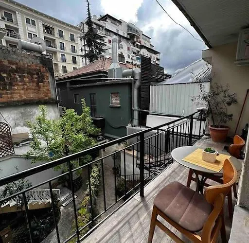 Location 3-floor With 6 Bedrooms 地拉那