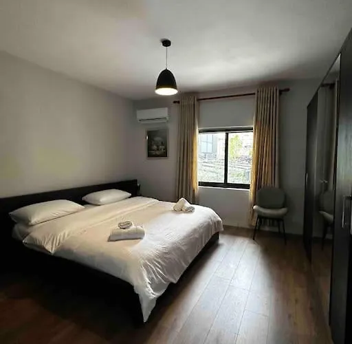 Location 3-floor With 6 Bedrooms